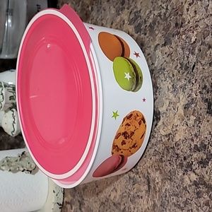 Tupperware Cookie Container
